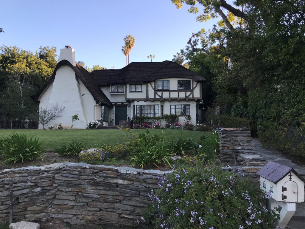 Marathon Kids morning run houses in Pasadena, CA